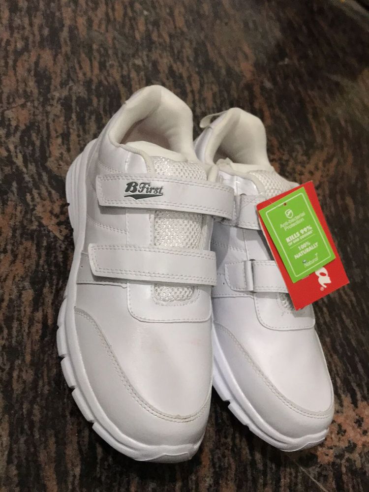 men sports shoes