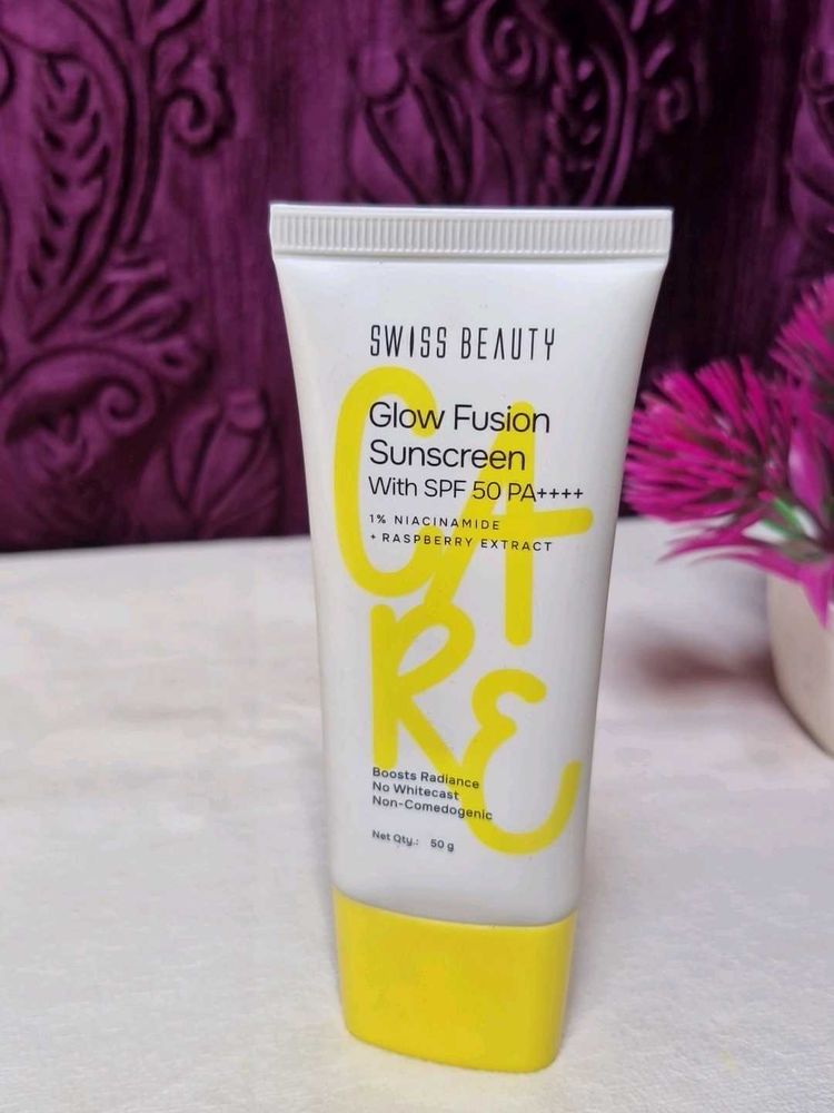 Swiss Beauty Glow Fusion Sunscreen SPF 50 PA+++