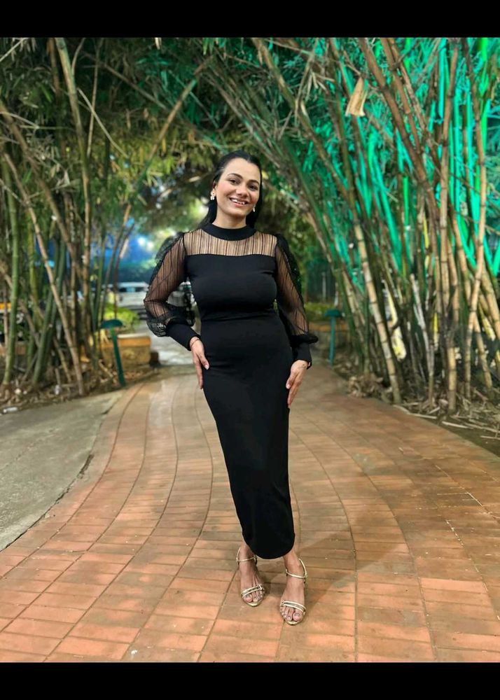 Elegant Black Sheer Sleeve Maxi Dress