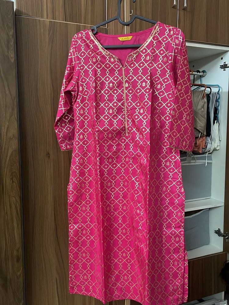 Elegant Pink Kurta with Gold Print