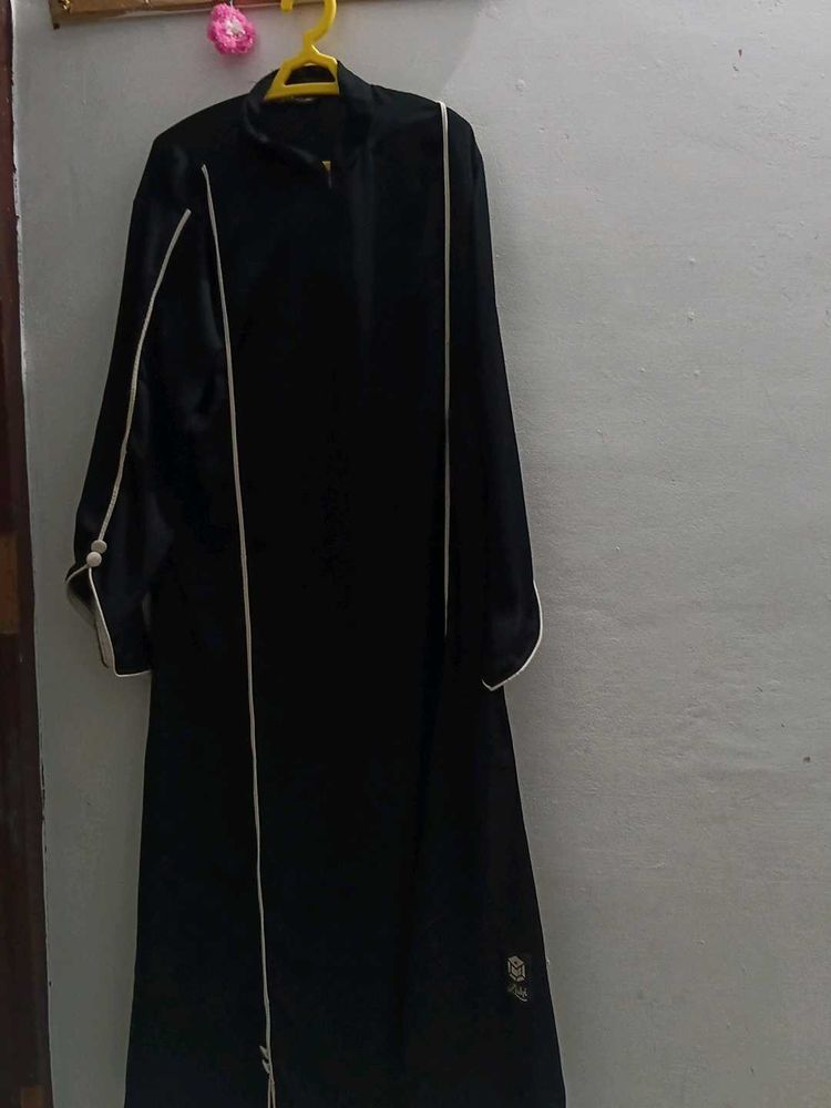 Elegant Black collor Abaya with White Piping