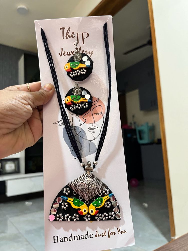 Handmade Parrot Design Necklace &amp; Earrings