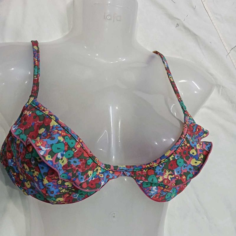 Floral 🪔Ruffle Bikini Top