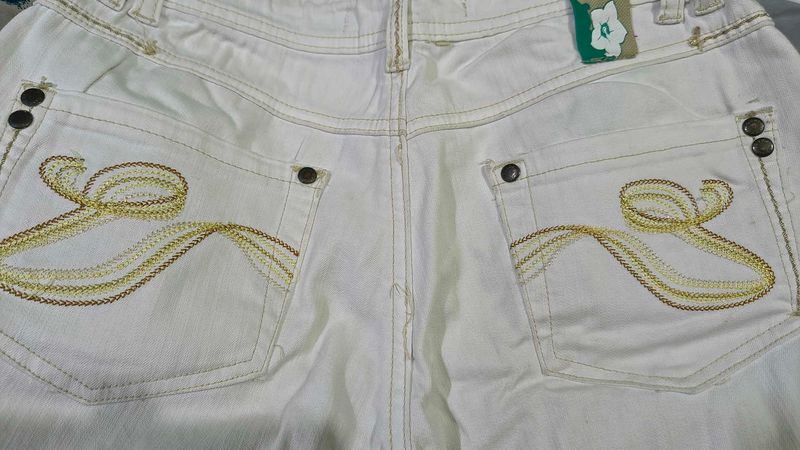 White Embroidered Capri Jeans