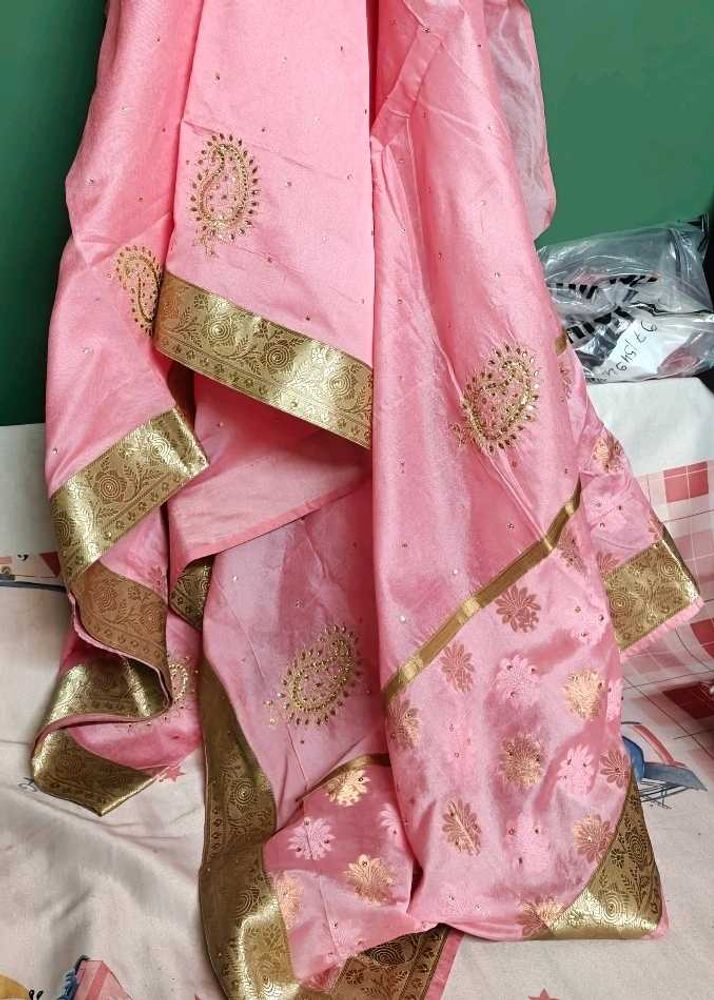 Elegant Pink Silk Saree with Gold Border