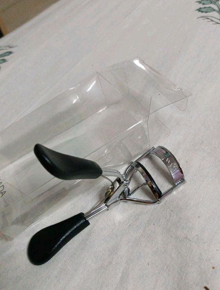 Faces Canada Eyelash Curler