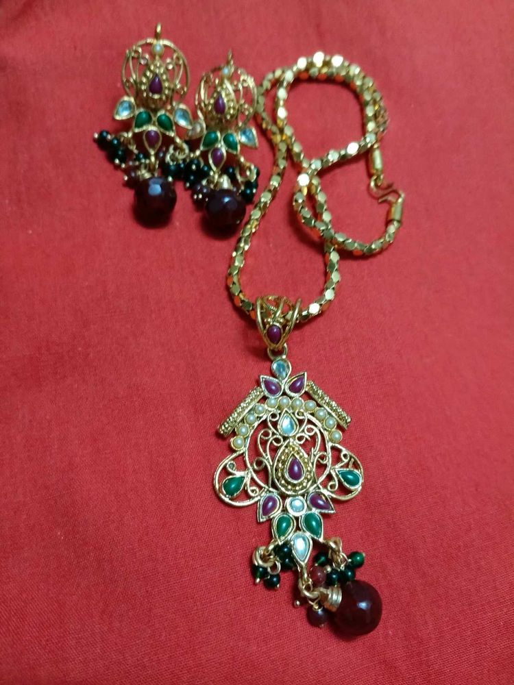 Necklace With Earrings ✨✨