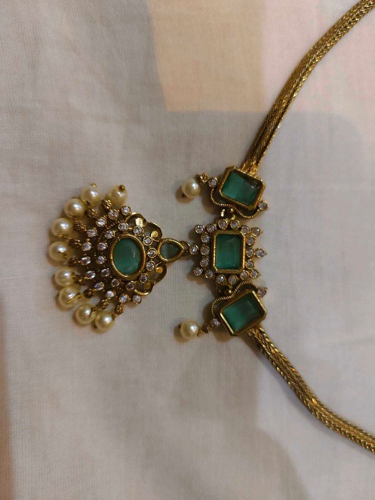 Elegant Emerald &amp; Pearl Necklace Set