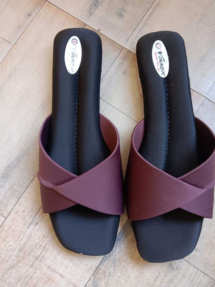 Stylish Women's Maroon Slides