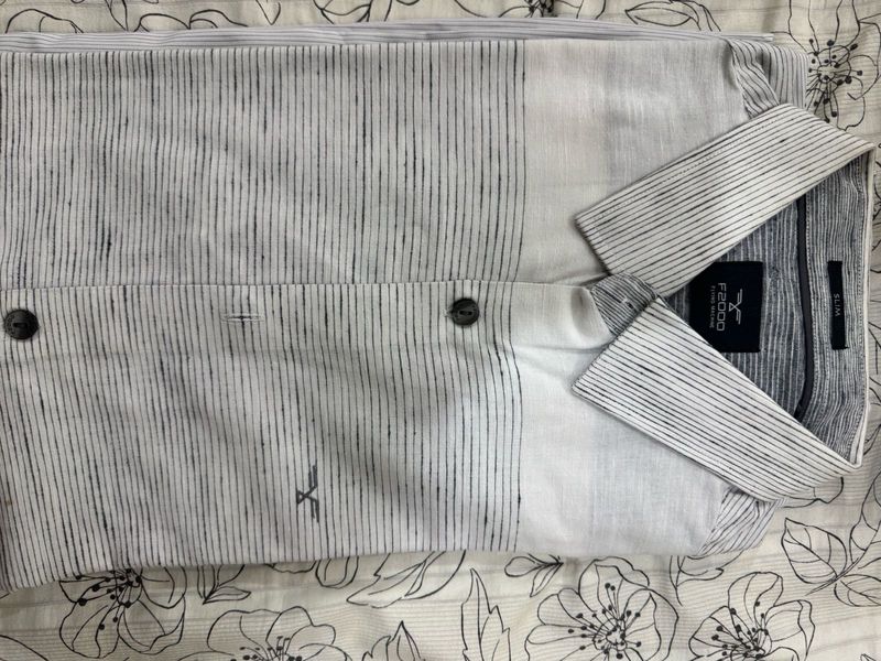 Men's Slim Fit Striped Shirt