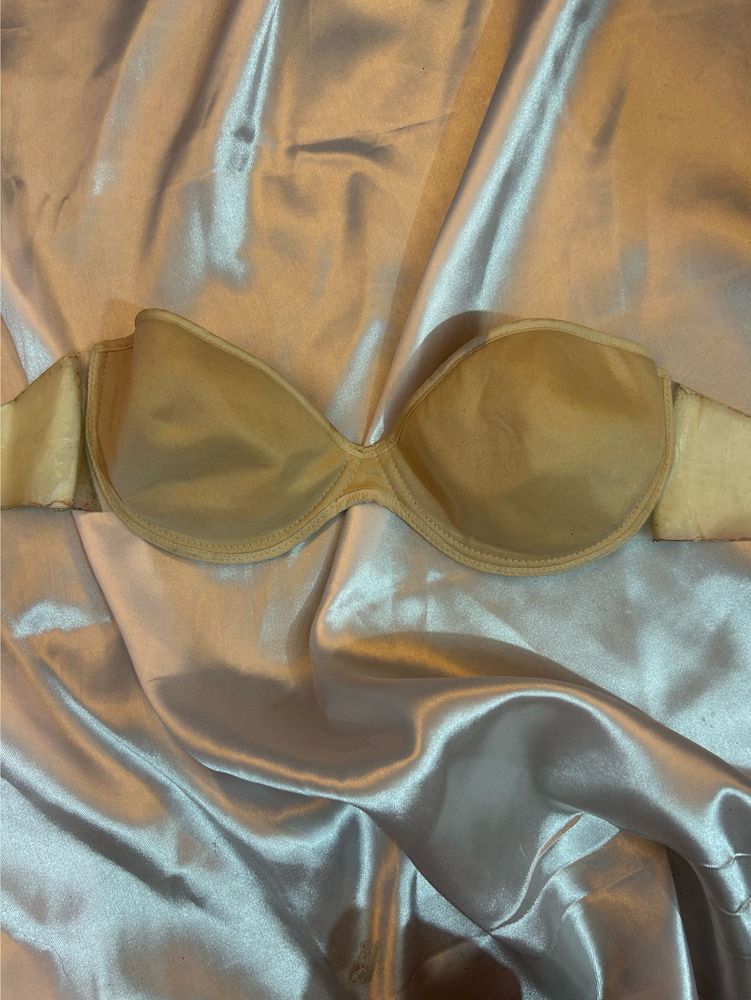 Strapless And Backless Bra
