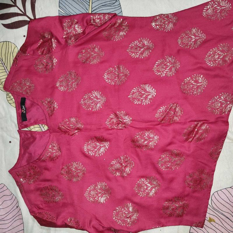 Elegant Pink Kurta with Golden Motifs