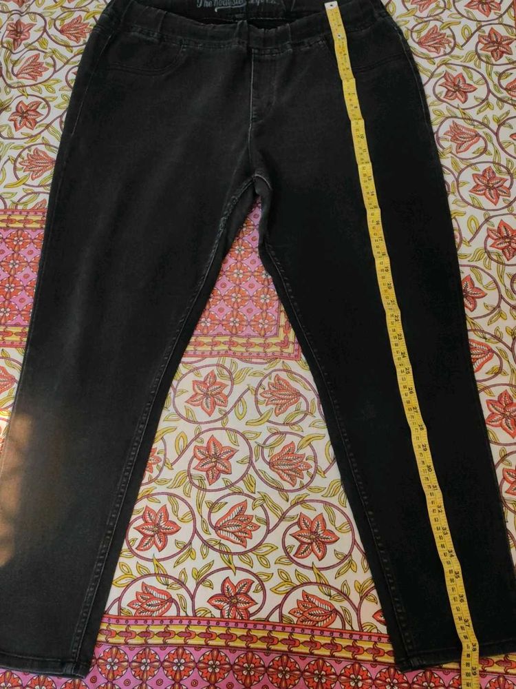 Comfortable Black Denim Jeans