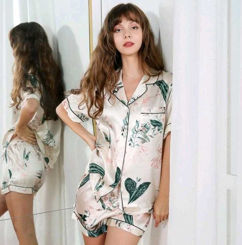 Floral Print Satin Pajama Top 🎀✨️