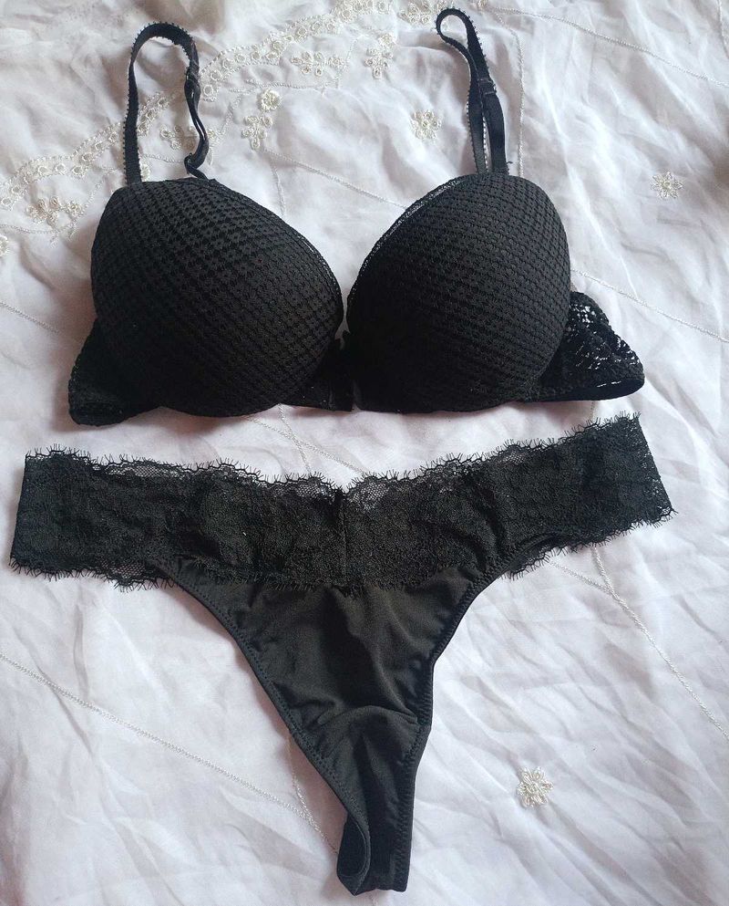 Black Lace Bra and Thong Set