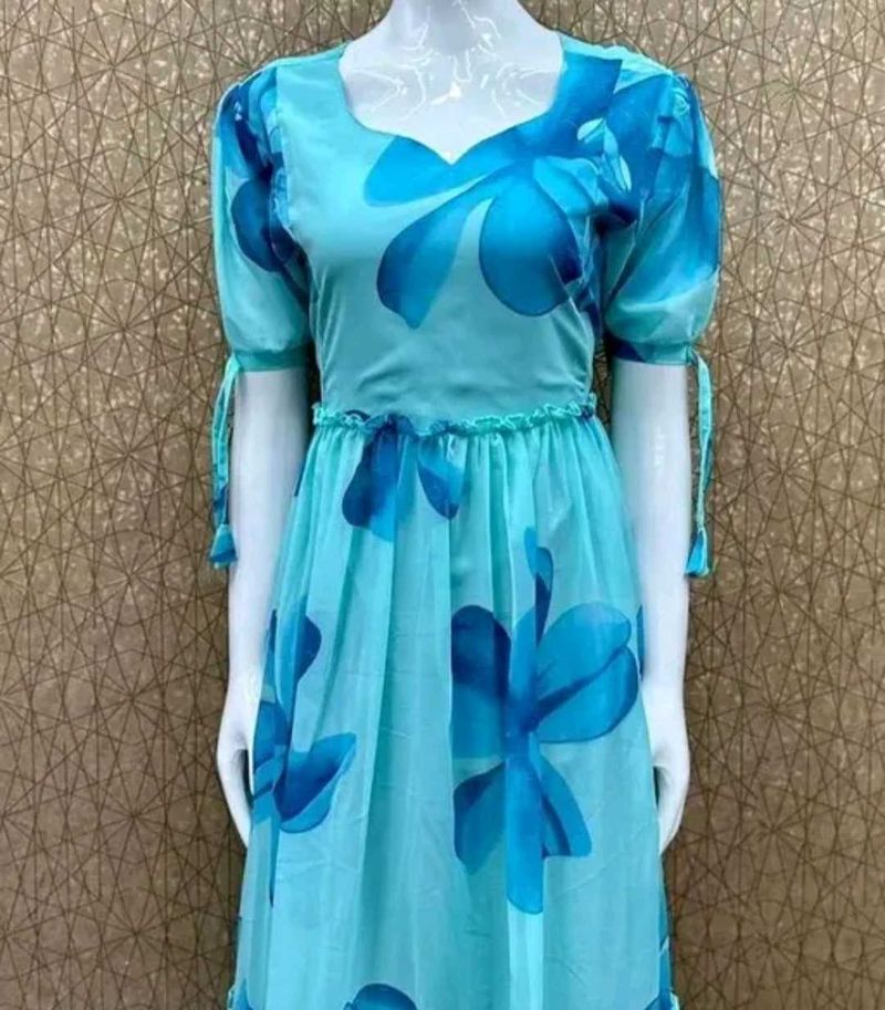 Chic Blue Floral Maxi Dress