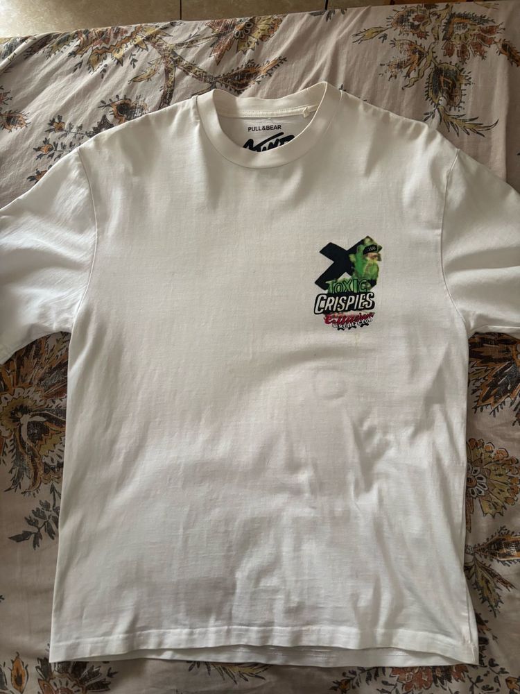 Pull &amp; Bear Graphic T-Shirt