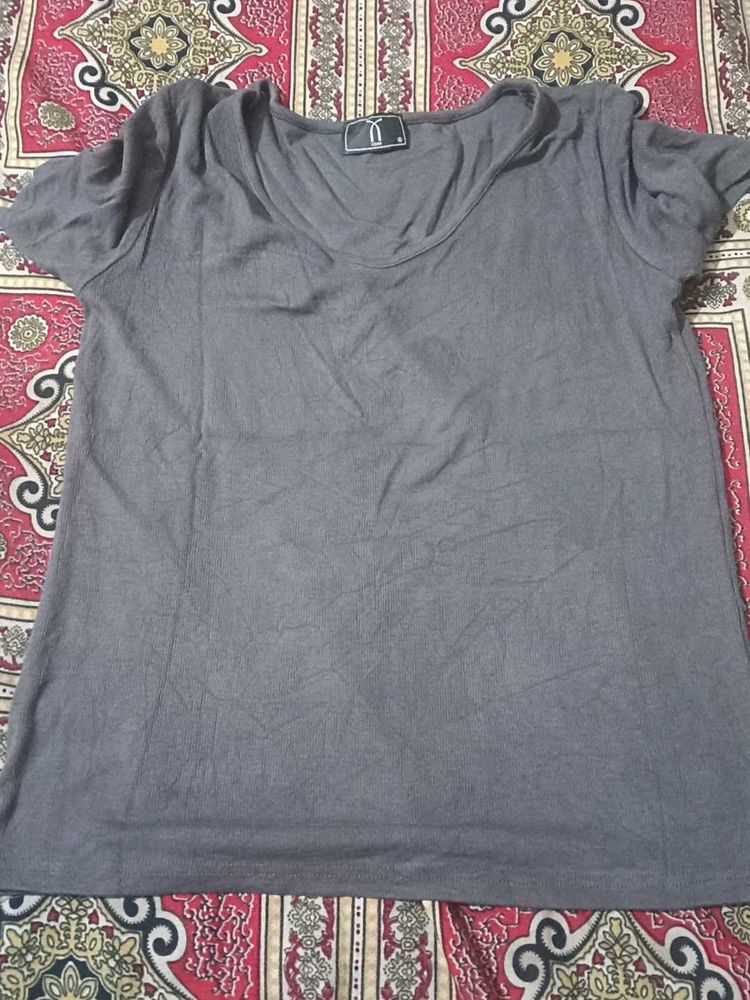 Comfortable Grey V-Neck Top