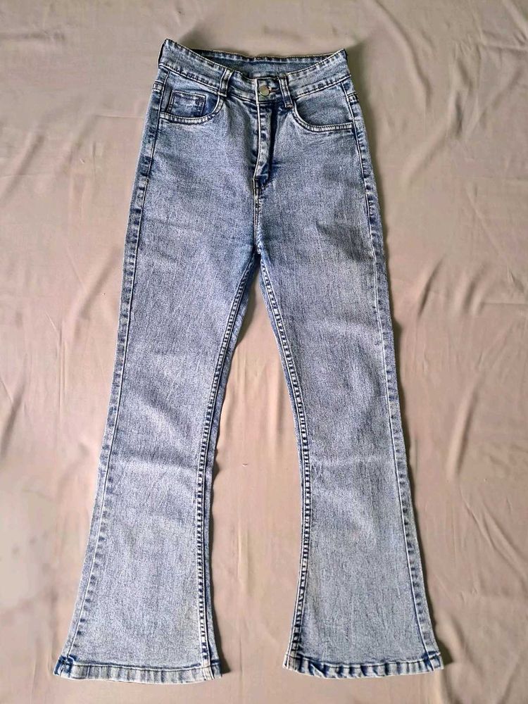 Light Wash Flared Jeans