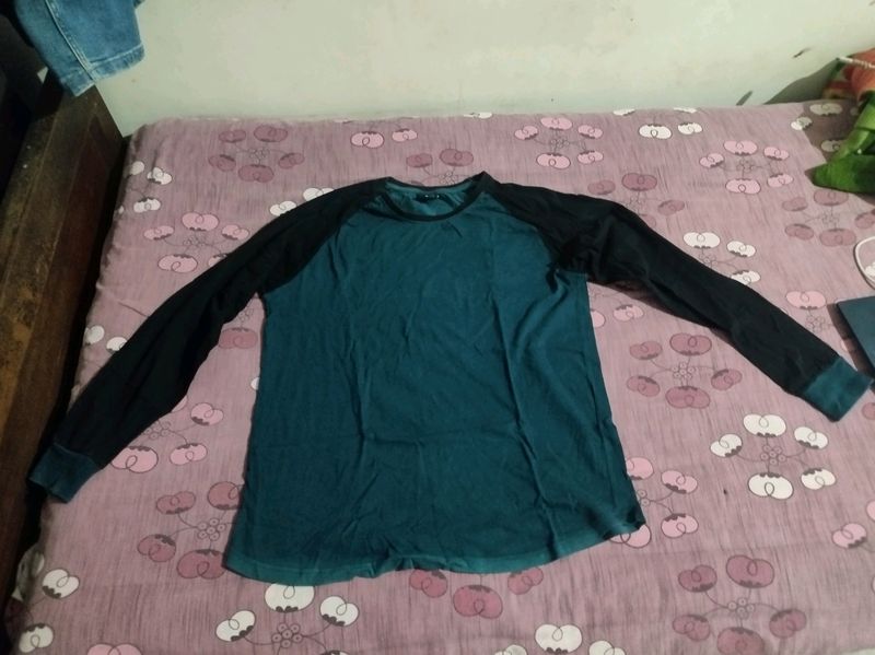 Trends Tower Full Sleeves Sweatshirt (M Size)