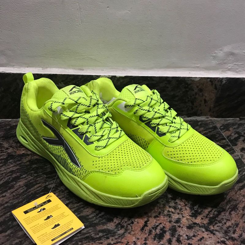 Hundred sports shoes