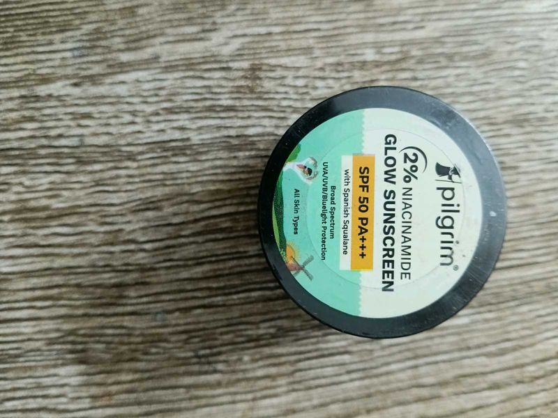 Pilgrim 2% Niacinamide Glow Sunscreen SPF 50