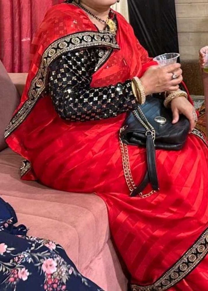 Red Saree with broad black lace NO BLOUSE