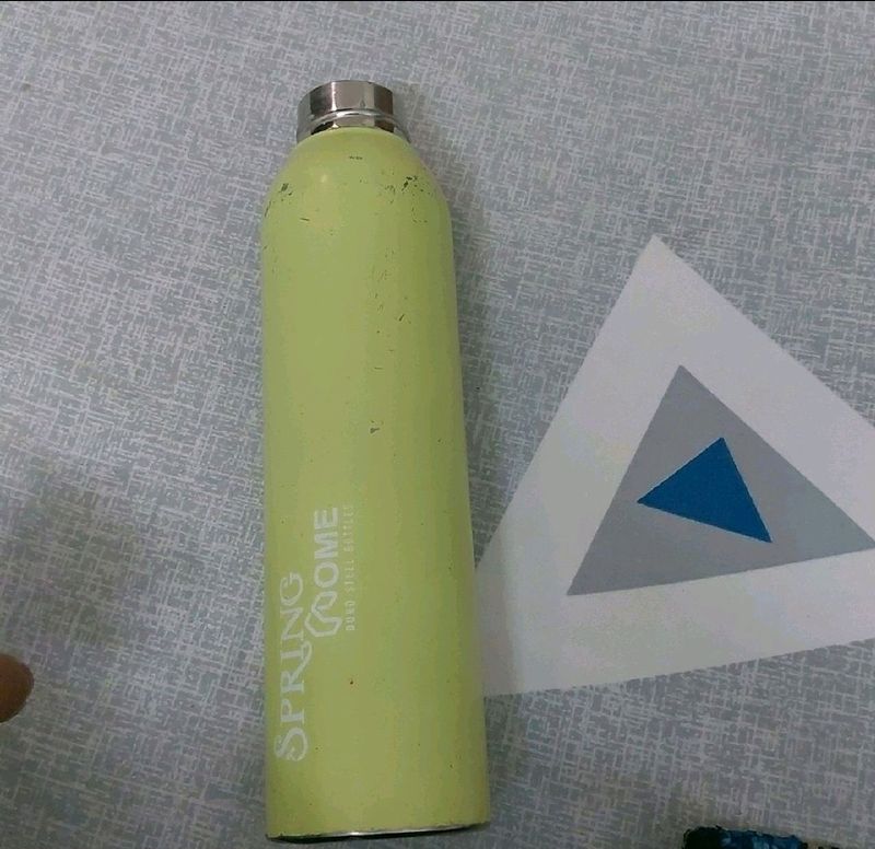 Insulated water bottle without lid