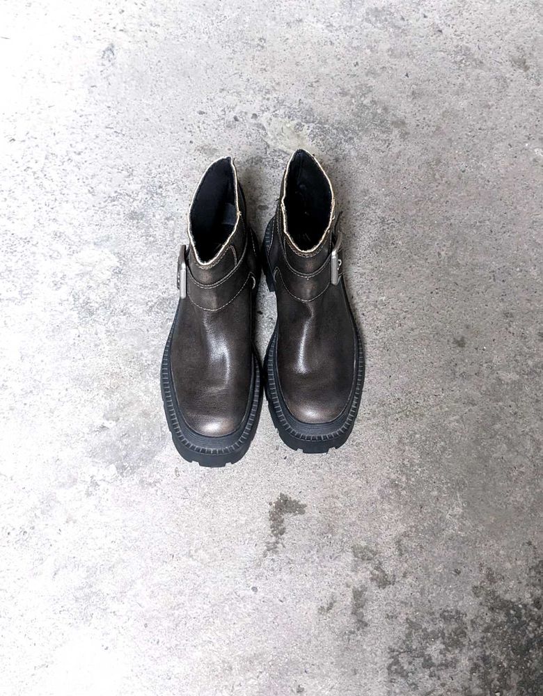 zara Stylish Buckle Detail Ankle Boots