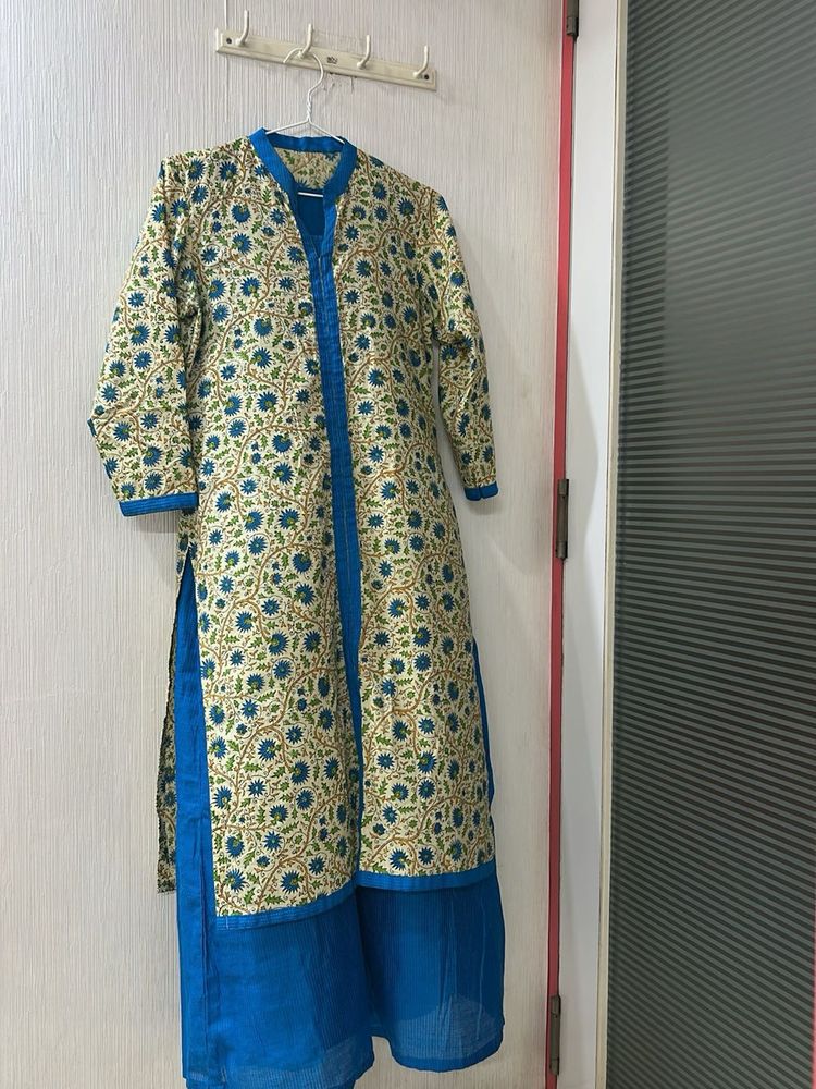 Kurta with a sleeveless full length inner