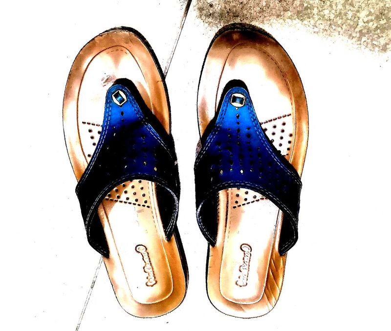 Stylish Blue &amp; Black Flip Flops