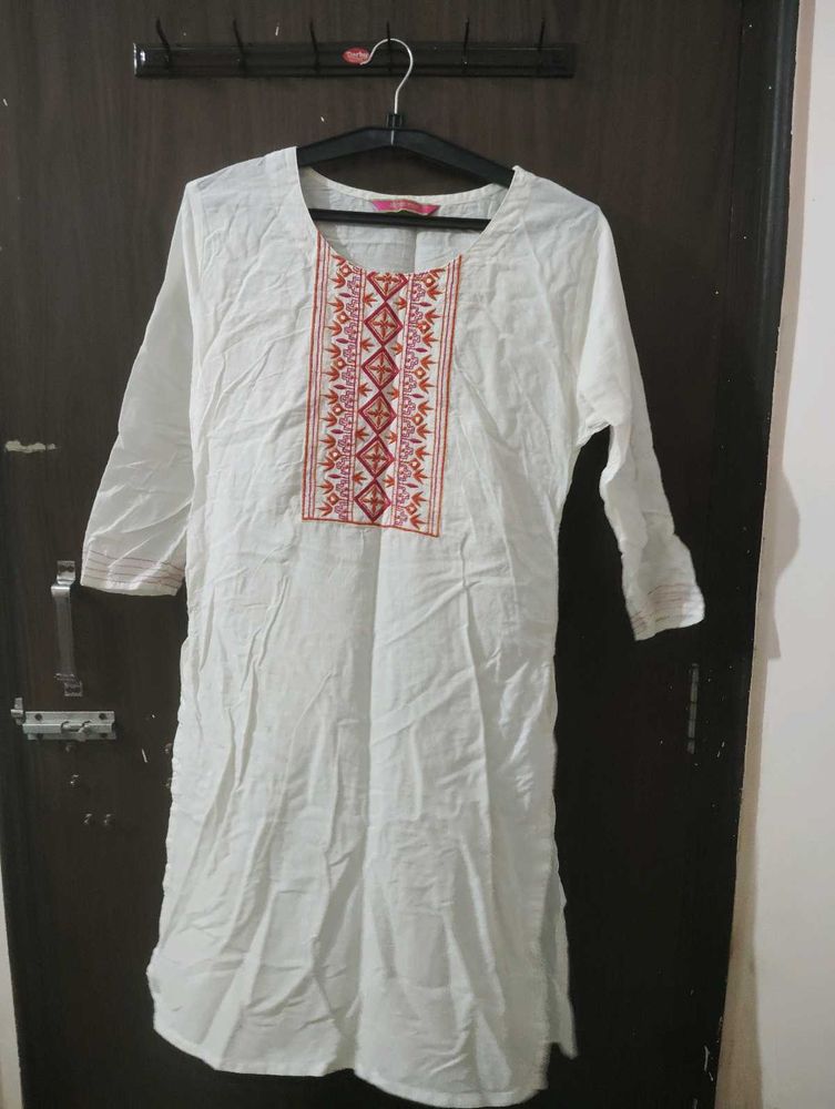 White Embroidered Kurta