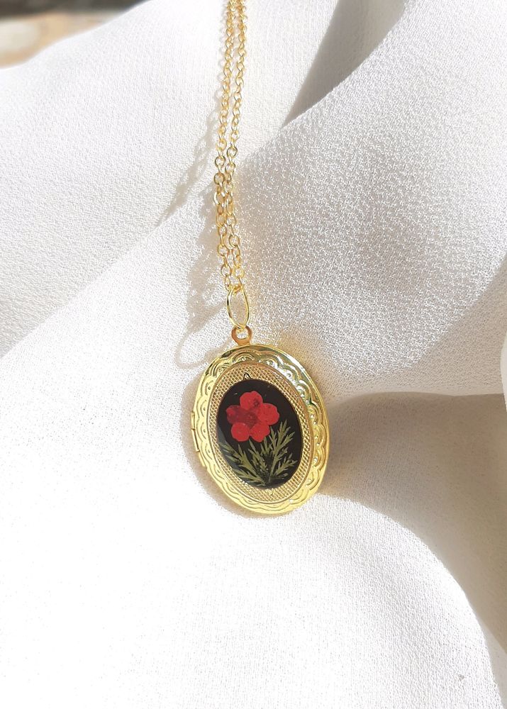 Floral pendant With Insert Photo Option