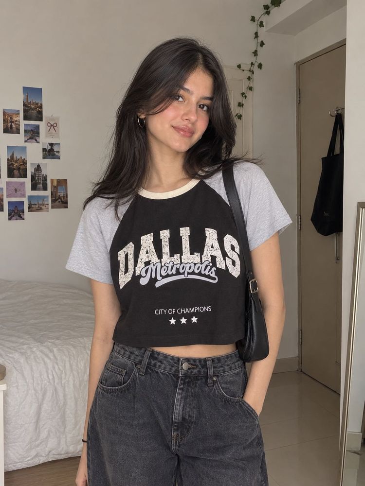 Dallas Metropolis Graphic Crop Top ✨