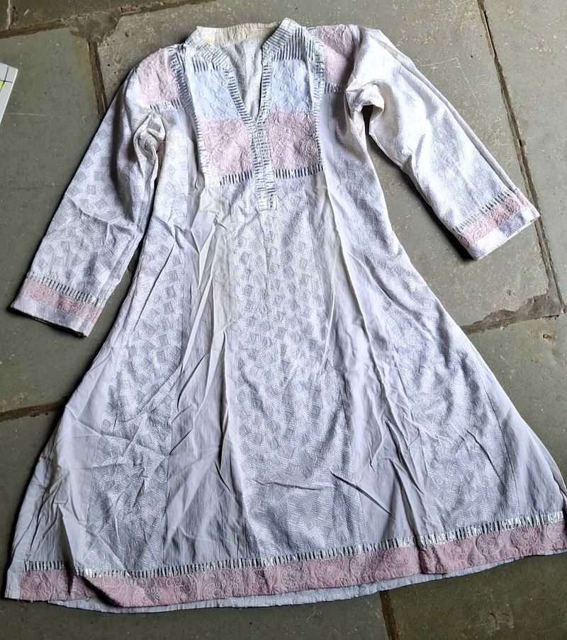 White Embroidered Kurta