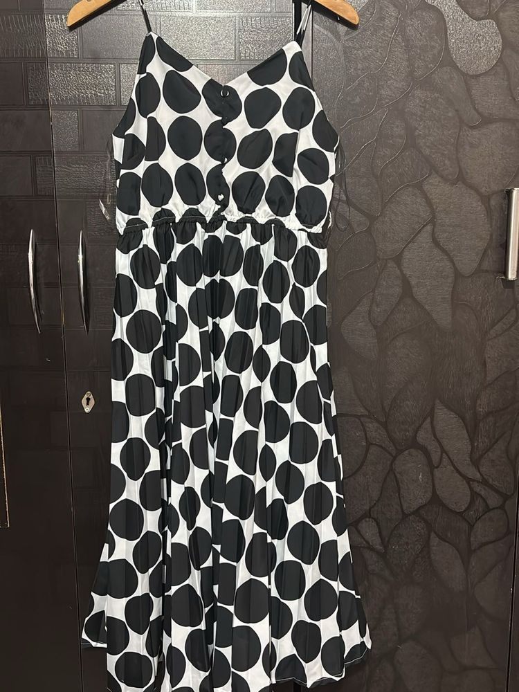 Dresses | Polka Dot Midi Dress | Freeup