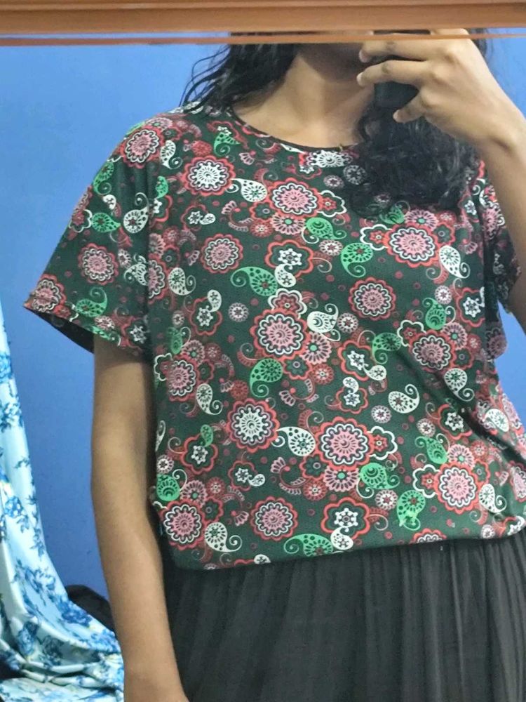 Green Floral Print soft T-Shirt