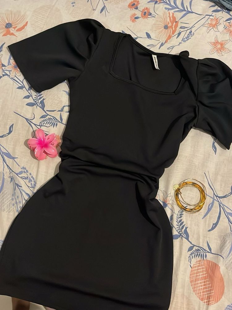 Chic Black Puff Sleeve Square Neck Dress