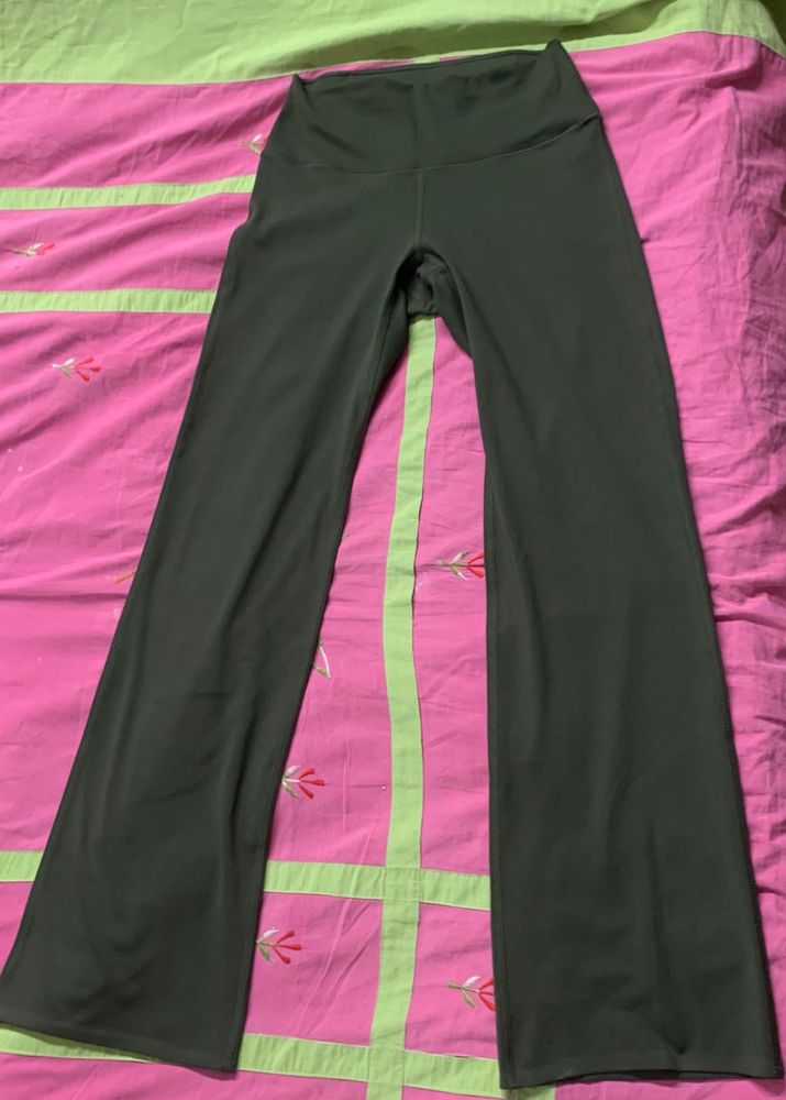 Uniqlo Airdry Flared Active Wear Olive Green Pants