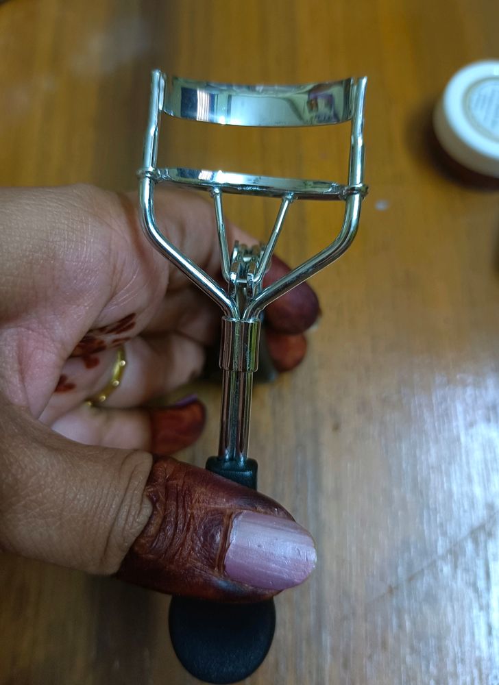 Eyelash Curler