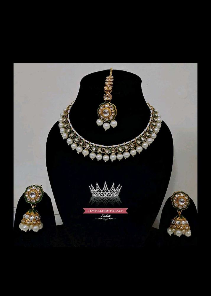 Elegant pearl Kundan jewellery set