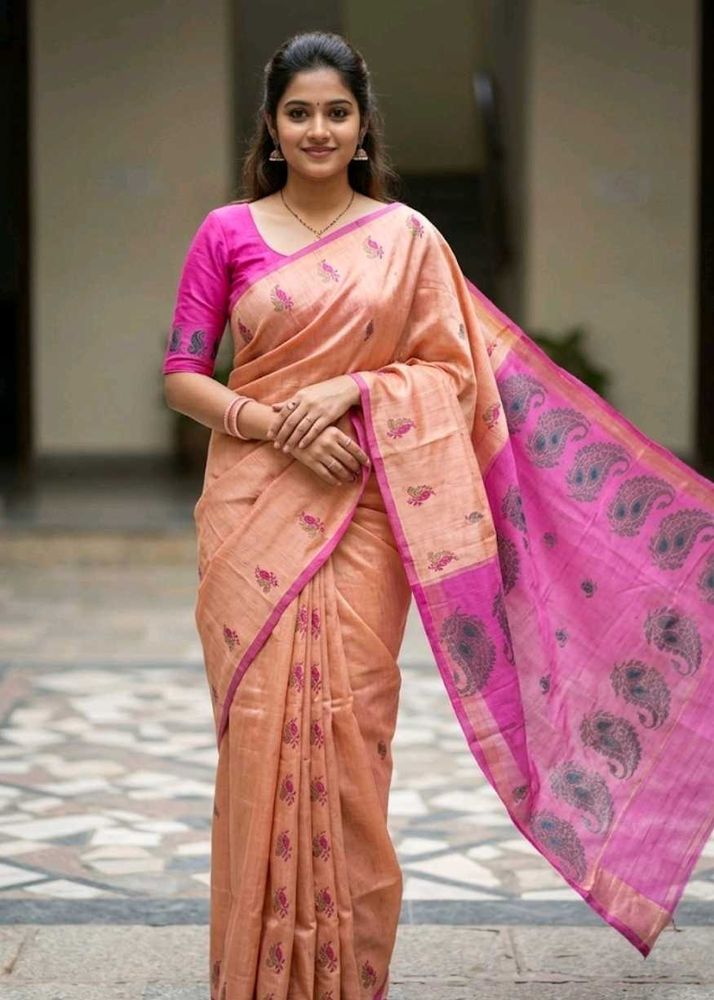 Elegant Peach &amp; Pink Paisley Saree
