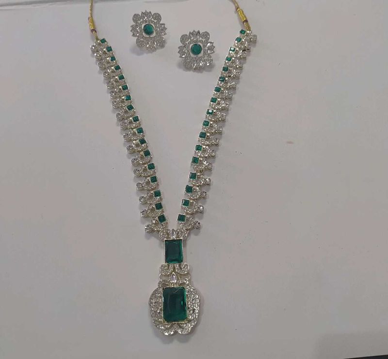 Nita Ambani Emerald and Diamond Necklace Set
