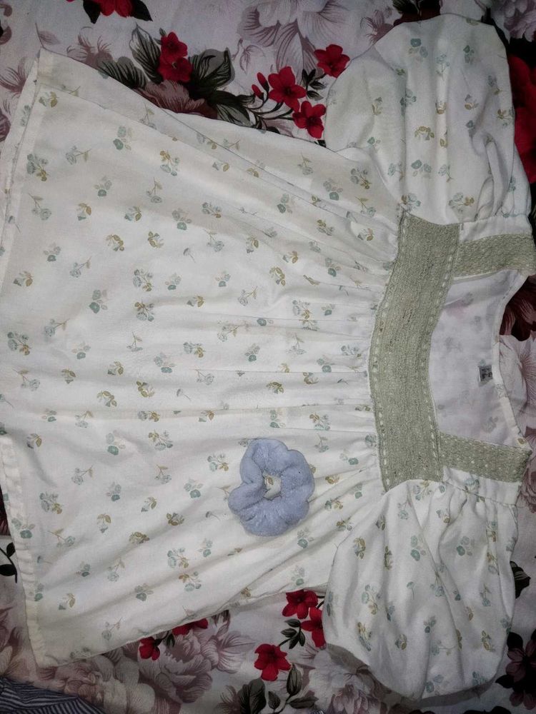Cute Floral Puff Sleeve Top