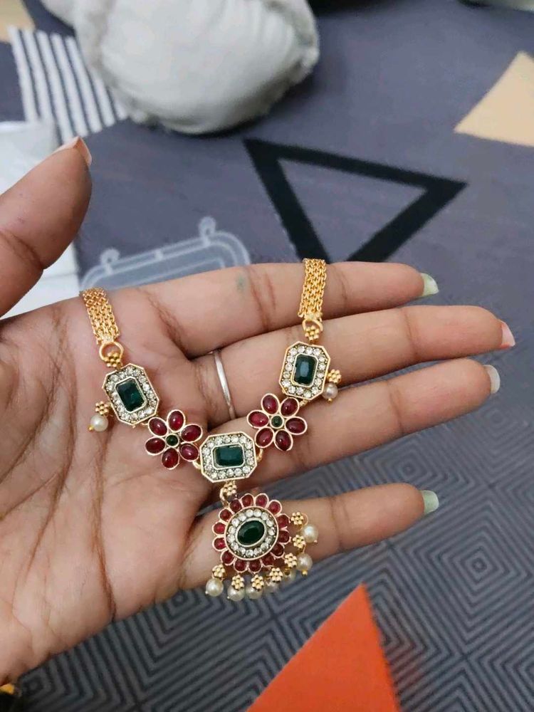 Elegant Indian Necklace Set