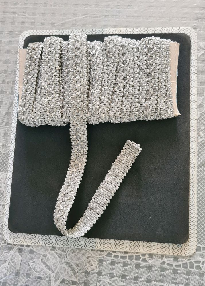 Delicate Silver Lace..... 4.15 m