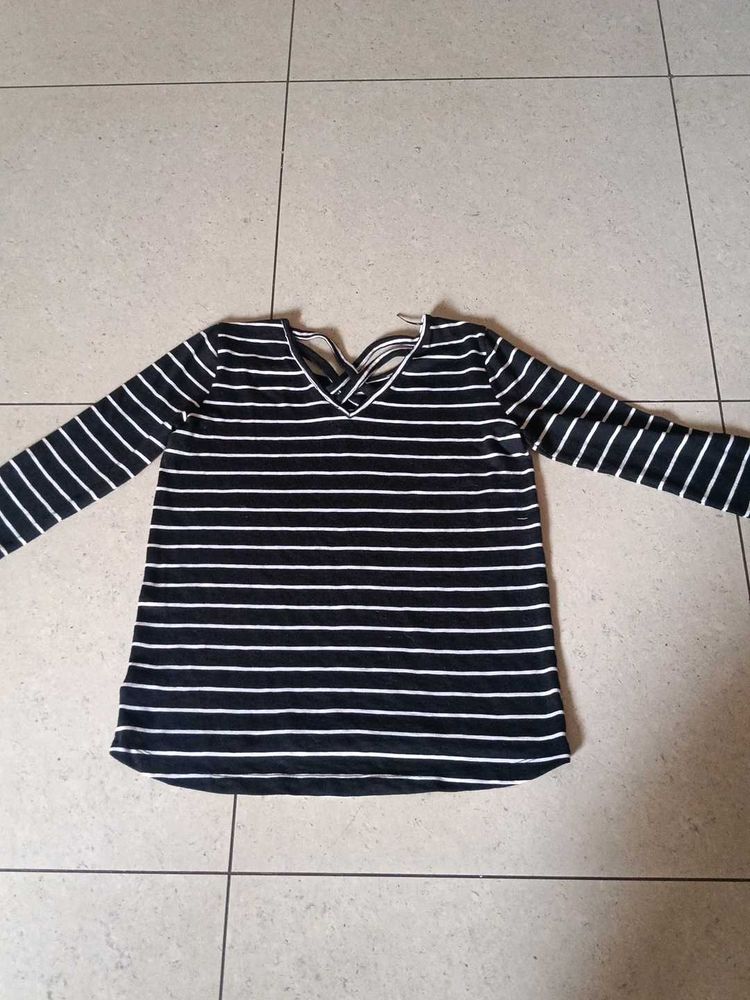 Striped Long Sleeve V-Neck Top