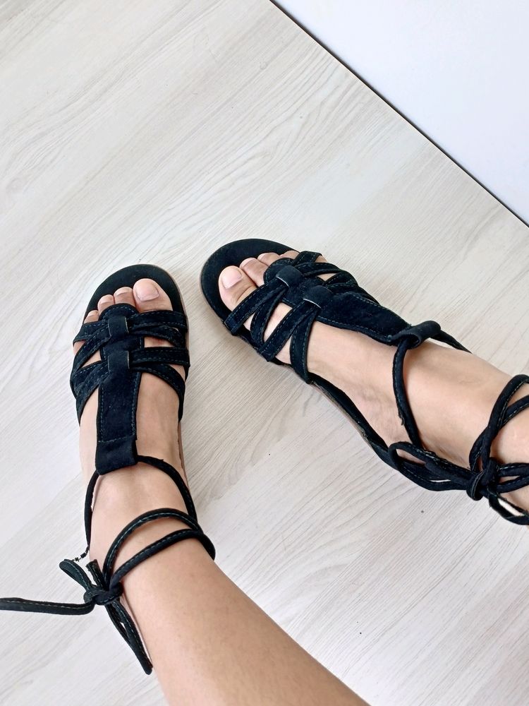Tie-up Suede Flats