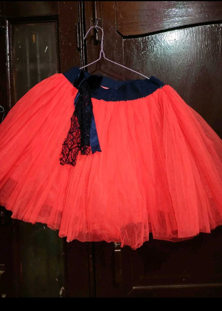 Red Colour Skirt  With Fuzzu And Top