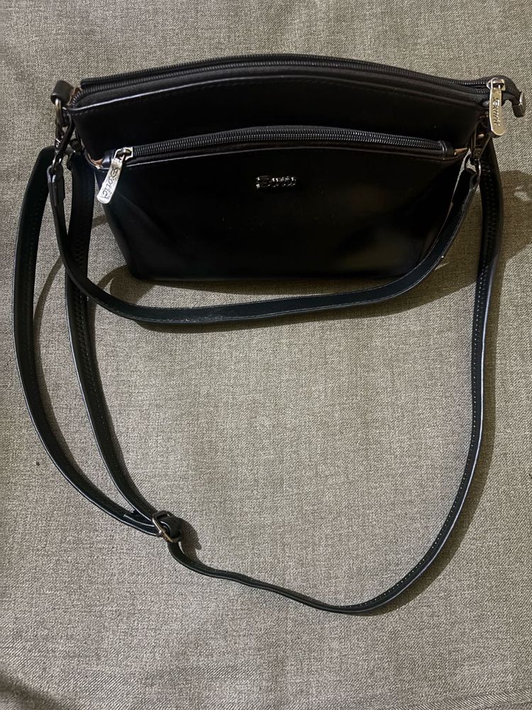 Chic Black Crossbody Bag